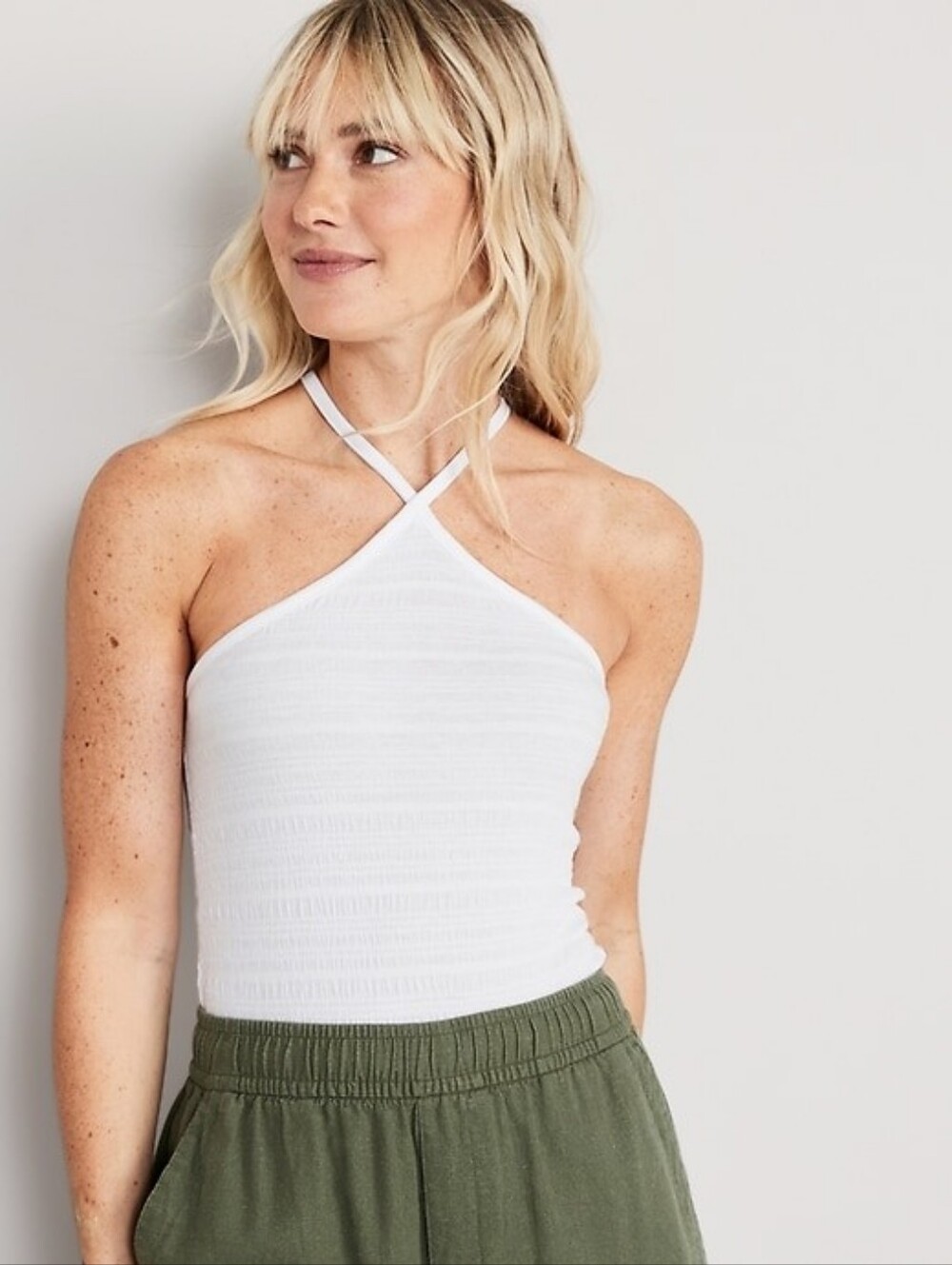 White Old Navy Fitted Rib-Knit Halter Tank Top with Built-In Shelf Bra Sz Medium